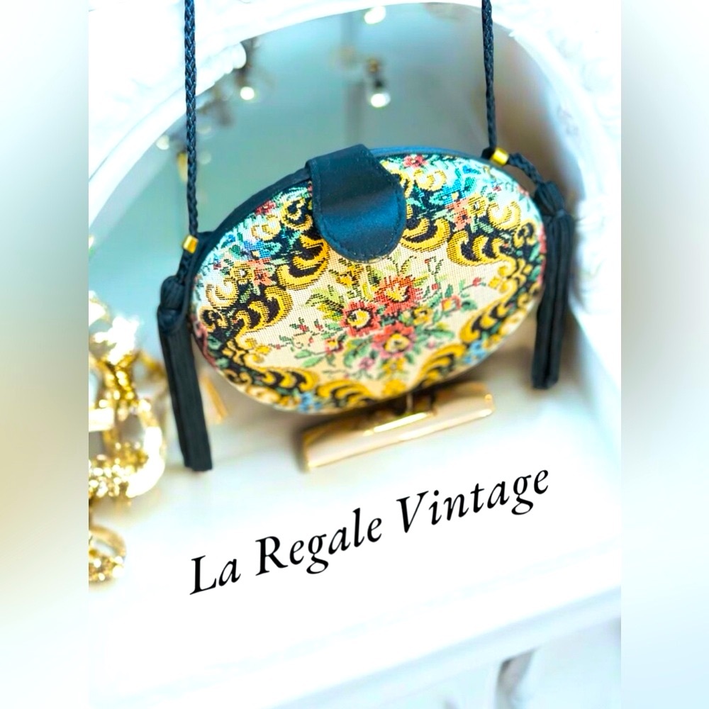La Regale vintage hardshell floral tapestry purse rare